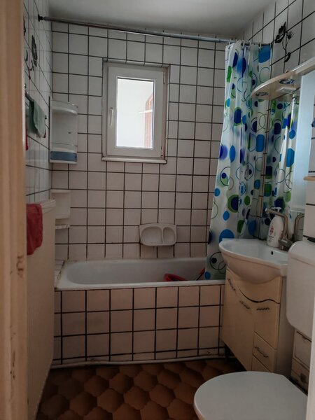 Titan, Intrarea Odobesti 2 minute parc IOR.